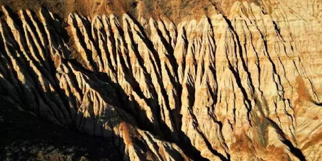 Milyonlarca yılda oluştu, ismiyle korku saldı! Doğa olayları sonucu ortaya çıktı: İşte “Şeytan Şehri Kayalıkları” 3